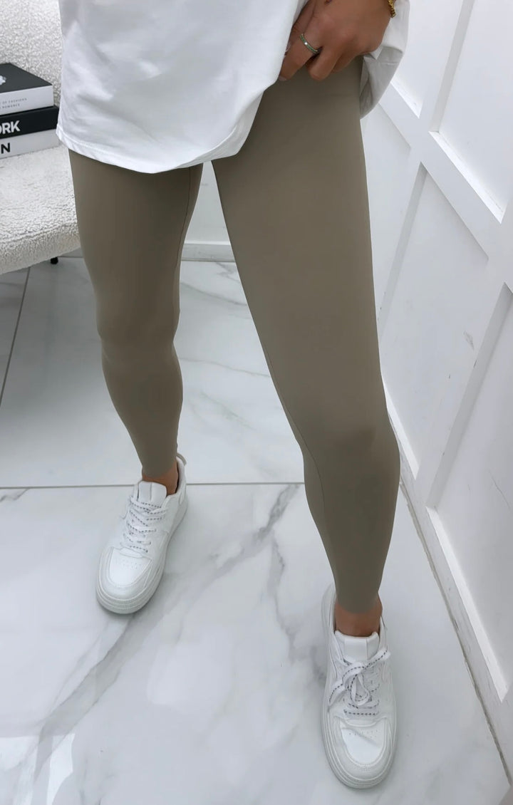 Kaci SKIMS Leggings